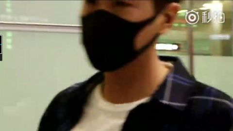[新闻]170911 张若昀凌晨抵达黄花机场 下午录制《快乐大本营》 