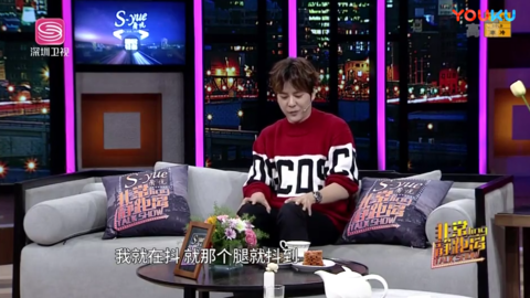 [新闻]180202 徐海乔做客《非常静距离》：回忆十年出道历程 初心不改的大男孩