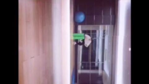 [新闻]180220 徐海乔更新微博故事 晒舞蹈练习室熟练舞步