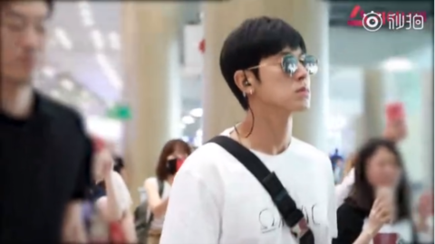 [分享]180811 允浩仁川入境新闻视频来袭 清爽帅气的机场fashion icon