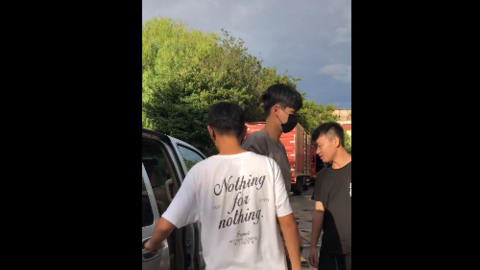 [新闻]180917 胡一天《青春须早为》上班 今天又上夜班的炸毛男孩