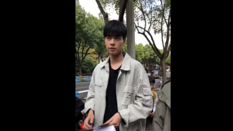 [新闻]181008 郑乾哥哥节后第一天上班 关于新衣服这件事他是这么说的