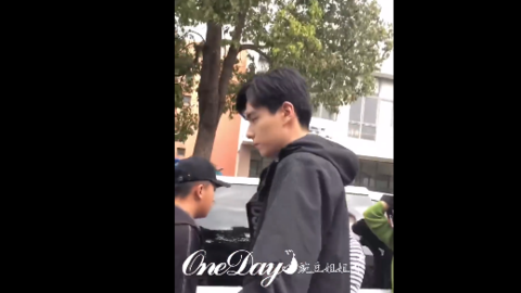 [新闻]181009 胡一天《青春须早为》开工 今天是大海与少年的约会
