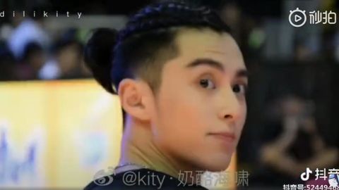 [分享]190124 感动枯了！暖心王鹤棣无敌宠粉 