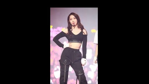 [分享]190224 孟美岐演唱会现场超性感在线打拳 律动感满分！