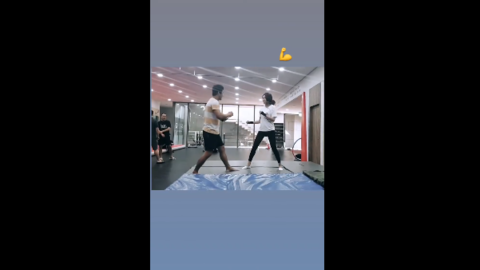 [分享]190814 ！被崔秀英帅到 一腿撂倒一个大汉不是问题