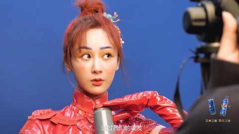 [新闻]200502 古灵精怪的杨紫完美演绎国风妆容 陈漫分享国风视觉背后的小故事
