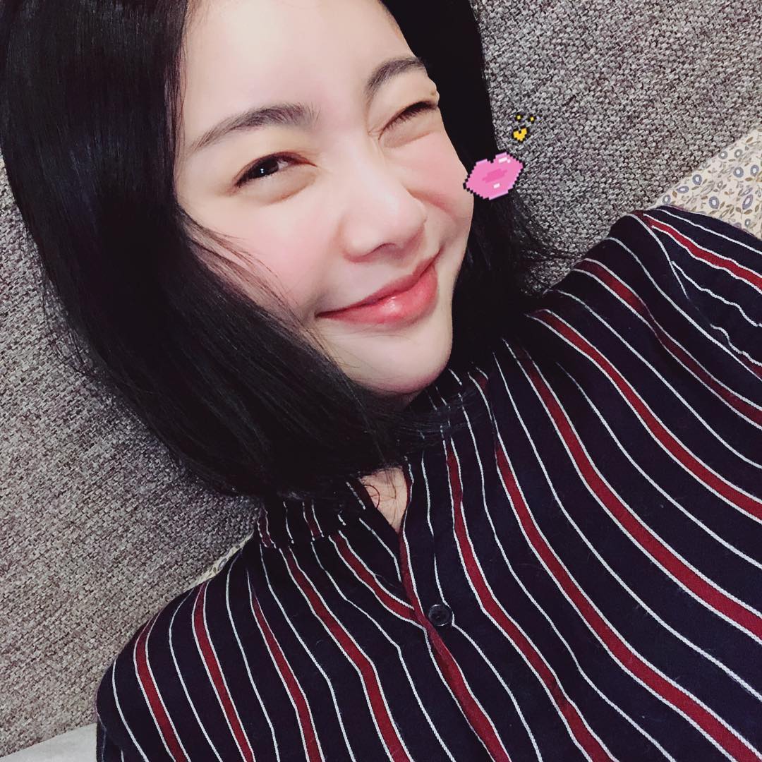 [分享]180518 这么小甜心是谁家的？姨母跟粉丝道晚安一个wink甜腻人