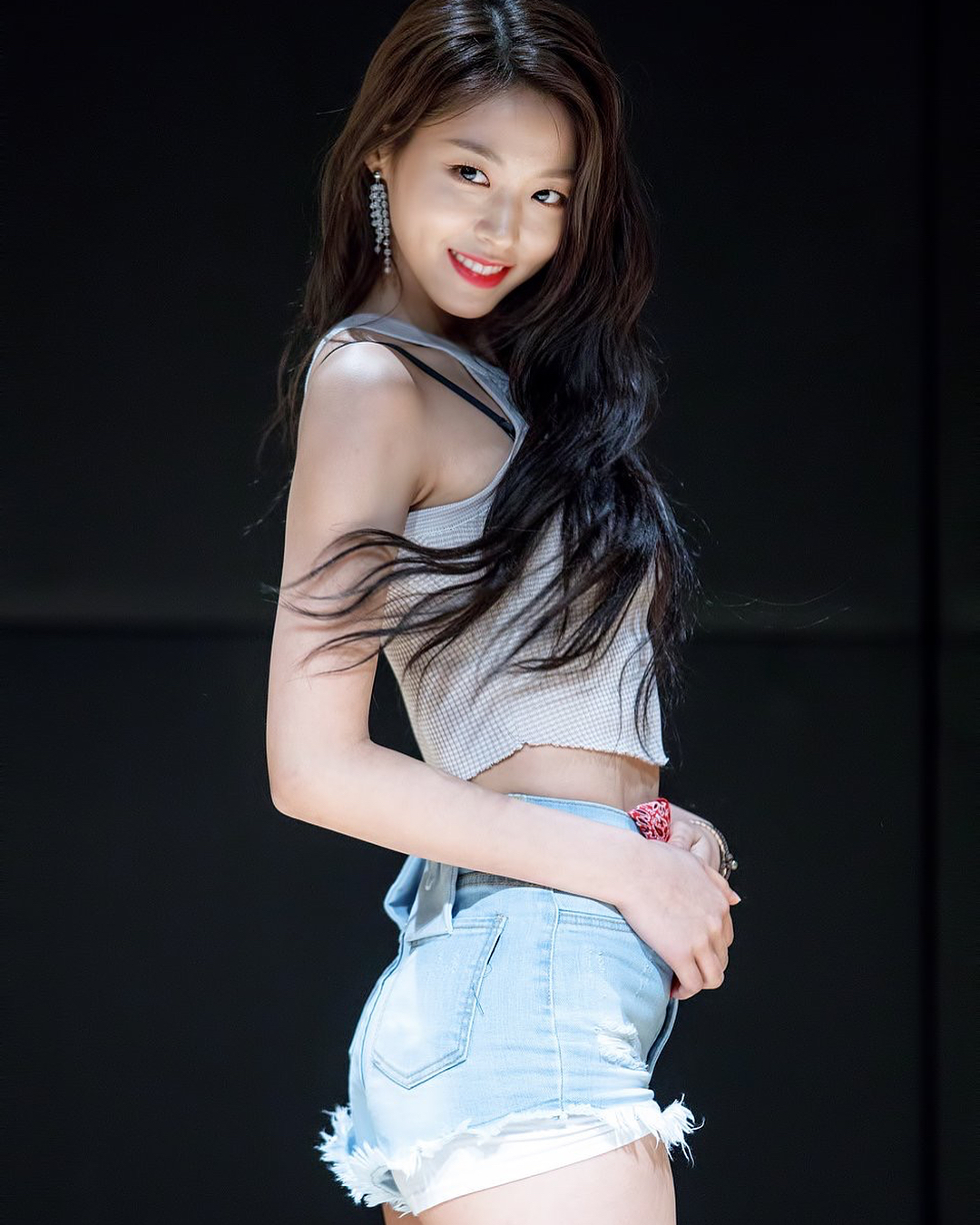 [新闻]180618 杀伤力巨大的一组图！一起来吹爆雪炫的身材和美颜 ！