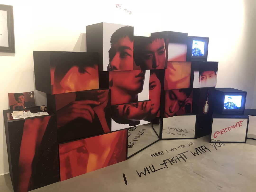 [新闻]180623 敏赫前往郑容和写真展 送上生日祝福