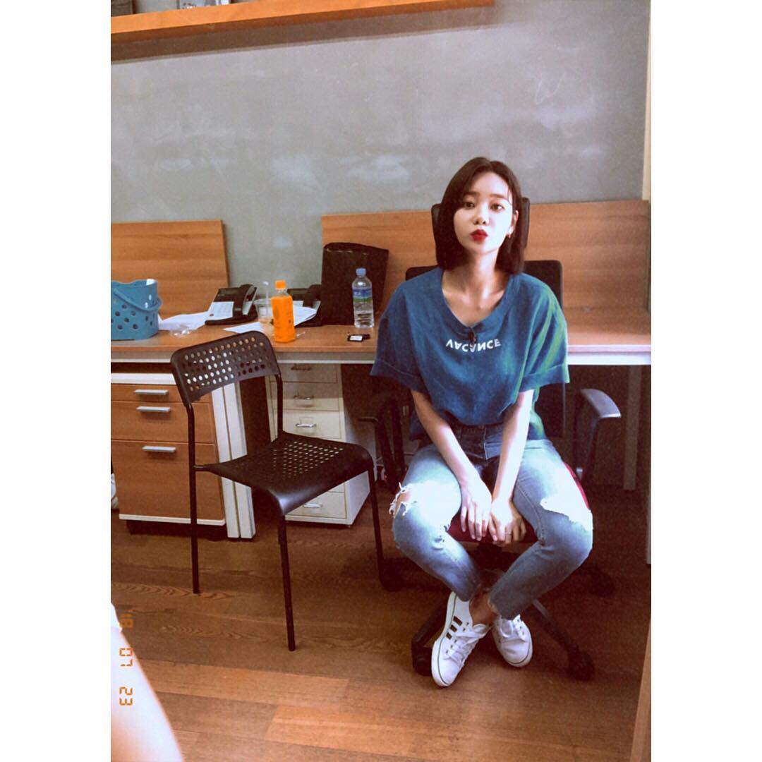 [新闻]180724 美貌的酉奈小姐姐上线啦 简单私服更显清爽活力