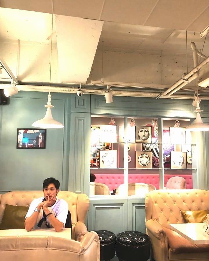 [新闻]180819 恬静的环境&优雅的允浩 实力诠释什么叫做秀色可餐
