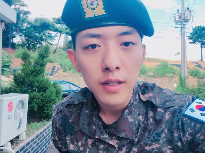 [新闻]180905 二等兵李正信今日结业 素颜魅力无限量