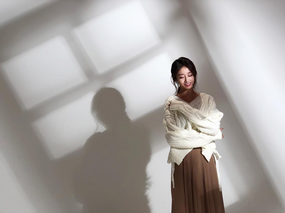 [分享]181221 倒计时D-1！智妍公开新solo单曲《One Day》宣传照拍摄花絮