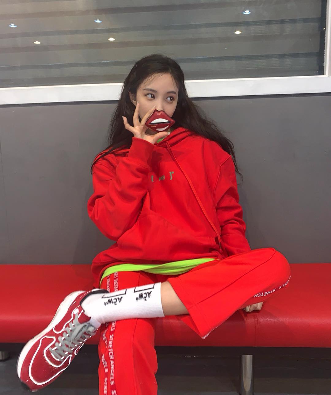 [分享]190219 回归倒计时D-1！今日份的孝敏是大红色的！