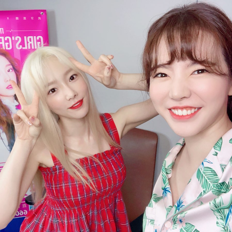 [新闻]190730 “双重美貌暴击”Sunnyx泰妍，暖暖的合照公开