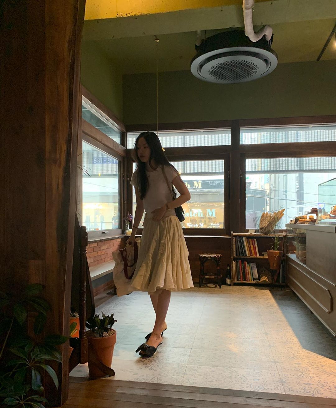 [新闻]190802 超适合穿长裙的娜恩，整整一温婉优雅的少女