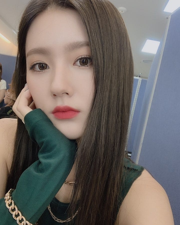 [新闻]190805 “想见你们...❣️”，脸蛋天才“美延”展现清爽美！