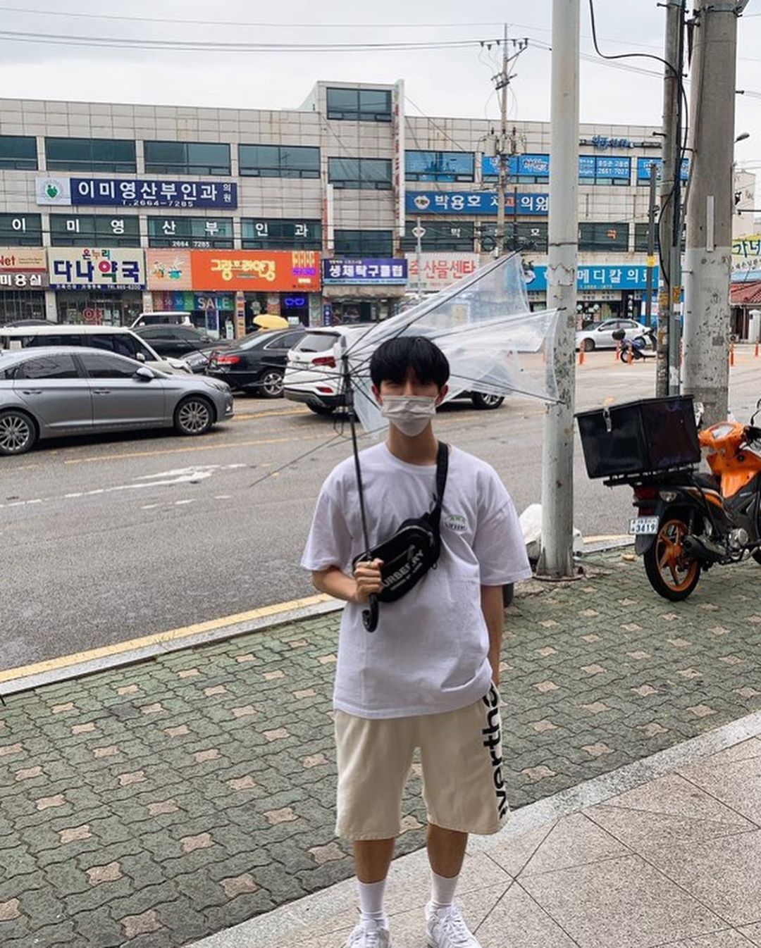 [新闻]190812 金在奂“沙雕”出街，劲仔奂有趣营业