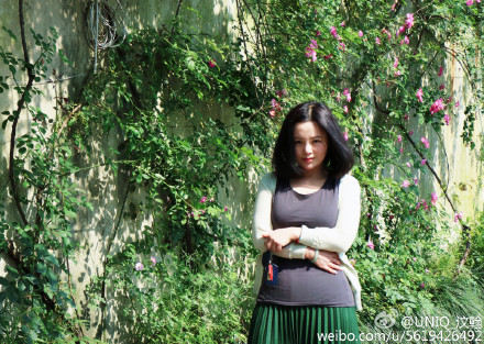 [分享]160508 汶翰分享母亲年轻美照 送上对妈妈母亲节祝福