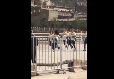 170411【迪丽热巴】《奔跑吧》延安录制路透：奔跑的小迪头发飘逸