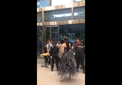 180618【迪丽热巴】2018上海国际电影电视节互联网影视峰会盛典入场01