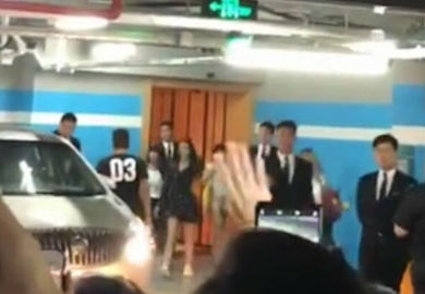 180721【迪丽热巴】哈根达斯品牌活动 迪丽热巴离场（饭拍2）