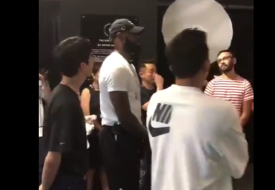 180826【白敬亭】詹姆斯参观NikeLab 小白陪同