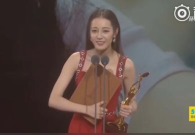 181014【迪丽热巴】金鹰节获观众喜爱的女演员奖