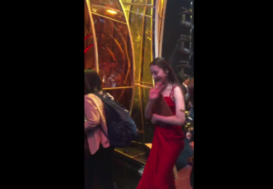 181020【迪丽热巴】金鹰节颁奖晚会台上离场（饭拍）