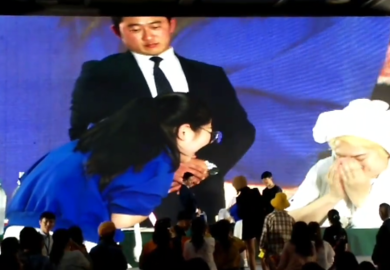 190928【希澈】青岛签名会 把粉丝做了很久的扇子弄坏了