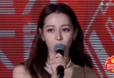 191228【迪丽热巴】李佳琦和热巴星光大赏合体宣传枕上书