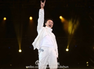 [新闻]151024 陈奕迅重庆演唱会 返场不断好评如潮