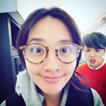 [新闻]151209 陪经纪人卖眼镜 郭碧婷穿着朴素