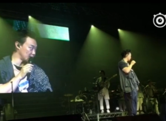 [分享]151217 陈奕迅发圣诞节前夕彩蛋 唱怀旧歌曲感谢歌迷