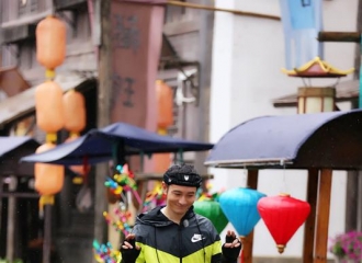 [新闻]151222 《全员加速中》队长黄晓明 加冕来的不容易