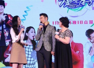 [新闻]160121 黄晓明和郑爽爸爸认兄弟 黄妈称爱baby胜过爱亲儿子