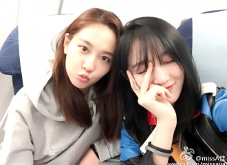 [新闻]160410 孟佳晒和王霏霏合照 “Hi~霏~”