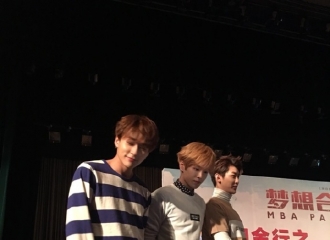 [新闻]160421 【组图】UNIQ南京路演饭拍四则