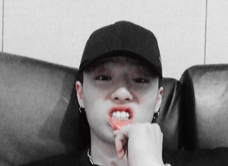 [新闻]160525 黑泡boy的世界你不要猜！承衍INS的迷之自拍