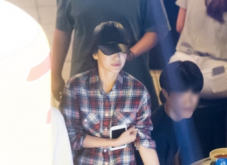 [新闻]160610 双宋刘亚仁深夜聚餐  深厚友谊认证