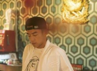 [新闻]160626 郑恺穿自家潮牌登杂志封面 港版潮男风青春帅气