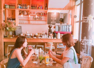 [新闻]160812 乔妹牛仔背带装 展露性感和可爱