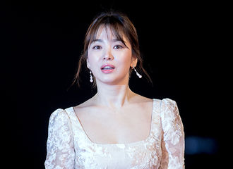 [新闻]161231 自带光环 慧乔女神降临“2016 KBS演技大赏”红毯仪式