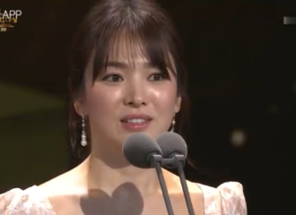 [新闻]170101 宋慧乔宋仲基共同获得“2016 KBS演技大赏”大赏