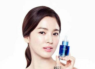 [新闻]170113 化妆品代言照更新 让人羡慕的乔妹水润肌肤