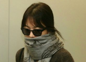 [新闻]170223 乔妹低调美丽现身机场 面带微笑心情好 
