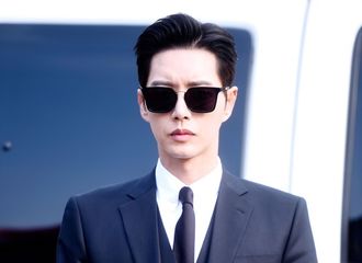 [新闻]170427 朴海镇曝海量花絮照  长腿欧巴黑超加面帅气逼人