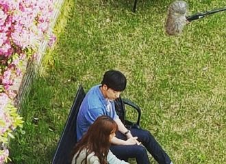 [新闻]170507 电影版《奶酪陷阱》路透新鲜出炉！ 跨越次元的刘正“仙贝”忙里偷闲进行事前投票