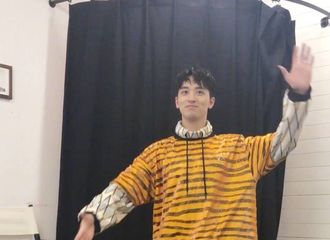 [新闻]170619 许魏洲微博晒跳舞视频 逗趣视频颇为魔性